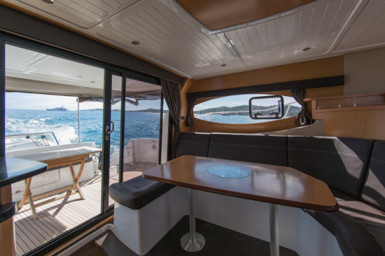 Fountaine Pajot Summerland 40 inside
