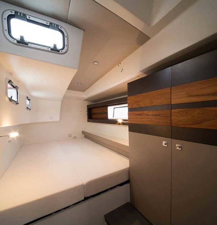 RM Yachts - RM 1360-cabin